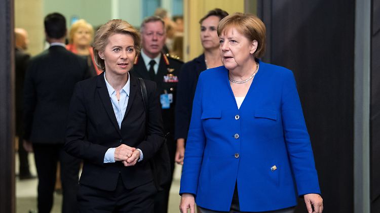 Ursula von der Leyen (l.) soll Kommissionspräsident Jean-Claude Juncker ablösen.