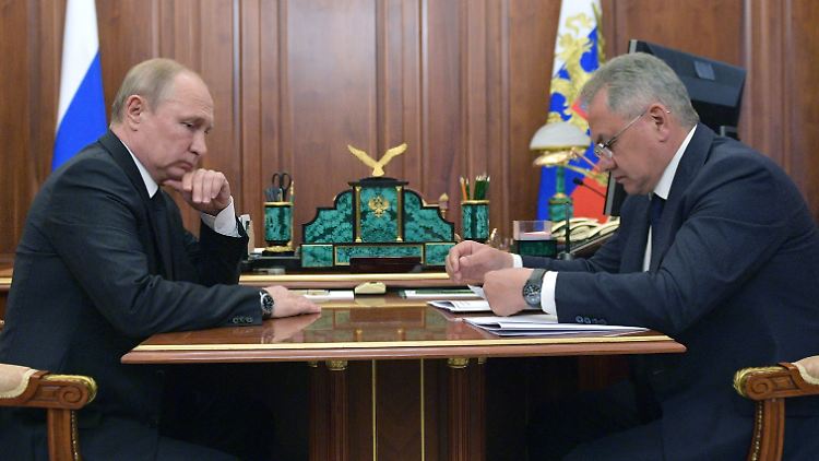 Der russische Verteidigungsminister Sergej Schoigu lobte das heldenhafte Handeln der Besatzung.