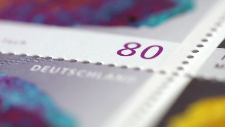 Die Post begründet die Preiserhöhung mit sinkenden Briefmengen und steigenden Personalkosten.