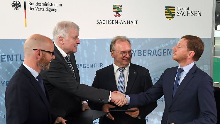 Unionsmänner unter sich: Tauber, Seehofer, Haseloff und Kretschmer (v.l.).