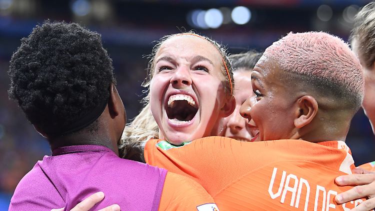 Jackie Groenen lässt die Niederlande jubeln: Der Europameister steht im WM-Finale und trifft am Sonntag auf die USA.