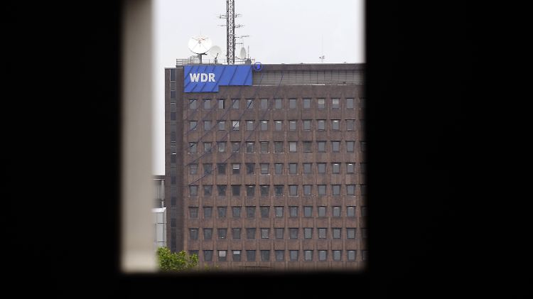 Blick auf das WDR-Haus: Zwei WDR-Journalisten erhielten Briefe mit einem weißen Pulver, dass sich als Backpulver herausgestellt hat. Eine Soko ermittelt und vermutet einen politischen Hintergrund.