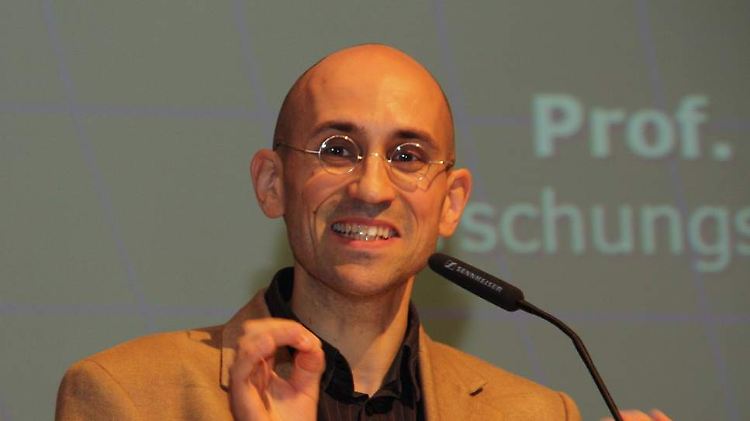 Felix Ekardt ist Leiter der Forschungsstelle Nachhaltigkeit und Klimapolitik in Leipzig und Berlin sowie Professor an der Uni Rostock.