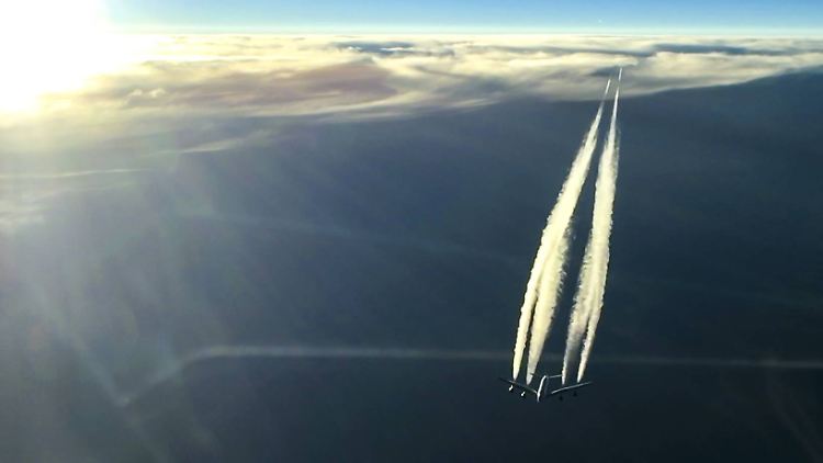 Für viele nichts mehr Besonderes - das Fliegen gehört zum Alltag. Doch sein Beitrag zum Klimawandel ist nicht wegzudiskutieren.