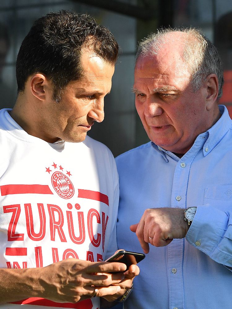 Bis Ende Juli würde Uli Hoeneß gerne alle Transferaktivitäten beim FC Bayern beendet sehen - eine große Aufgabe für Sportdirektor Hasan Salihamidzic.