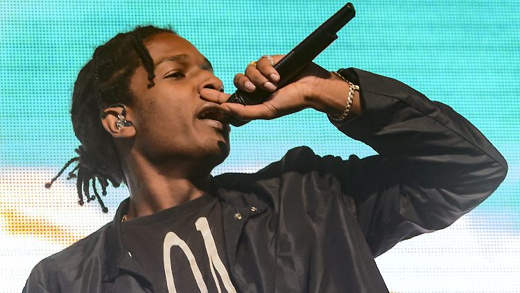 Der Verteidiger des 30-jährigen Rappers kritisierte den Beschluss: "Tief in meinem Herzen fühle ich, dass das zutiefst ungerecht ist."