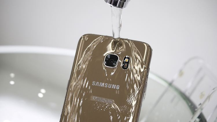 Nur im frischen Wasser gelten die IP-Zertifizierungen der Samsung-Galaxy-Smartphones.