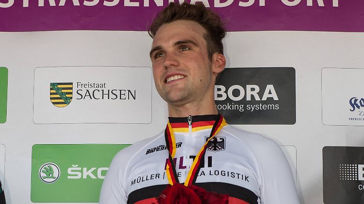 Der frisch gekürte deutsche Meister Maximilian Schachmann traut Buchmann zu, "ganz weit vorne reinzufahren".