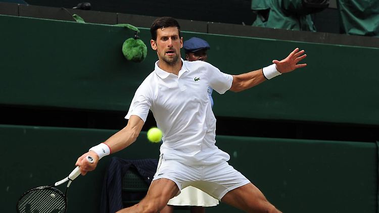 Der "Djoker" musste anfangs mächtig kämpfen, zog dann aber doch als Titelverteidiger ins Wimbledon-Achtelfinale ein.