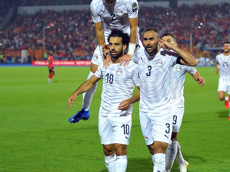 Salah (links) bejubelt hier sein Tor gegen Uganda, in der Kritik steht aber auch er.