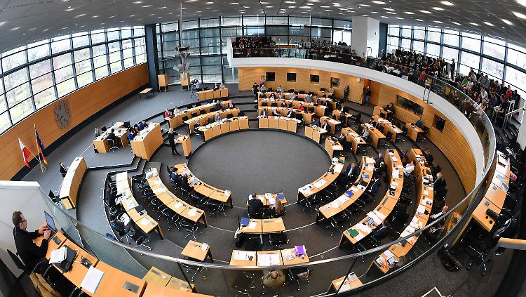 Der thüringische Landtag könnte künftig gerechter werden - mit Blick auf die Geschlechter.