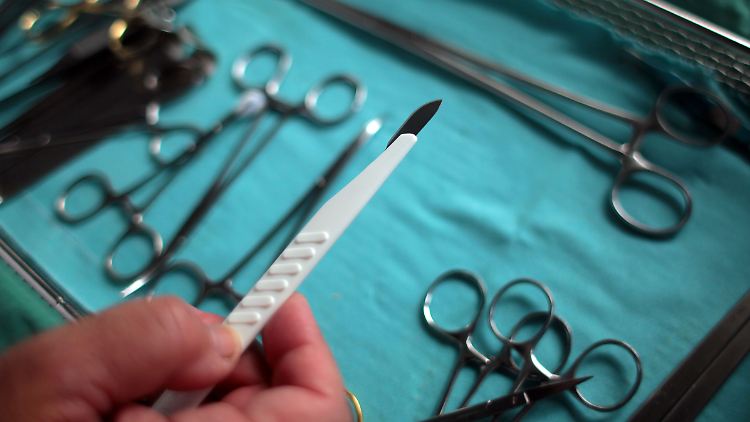 Auch für Skalpelle müssen Hersteller nach den neuen EU-Richtlinien nun eine klinische Bewertung vorlegen.
