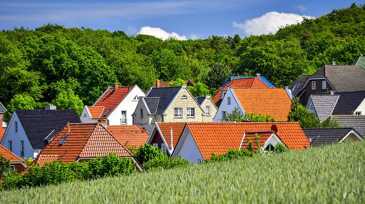 Egal ob Eigenheimbesitzer oder Mieter: Grundsteuer sollen auch in Zukunft alle zahlen.