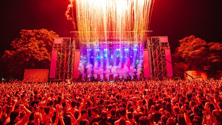 Die Besucher des Exit-Festivals fühlen sich wie im Rausch.