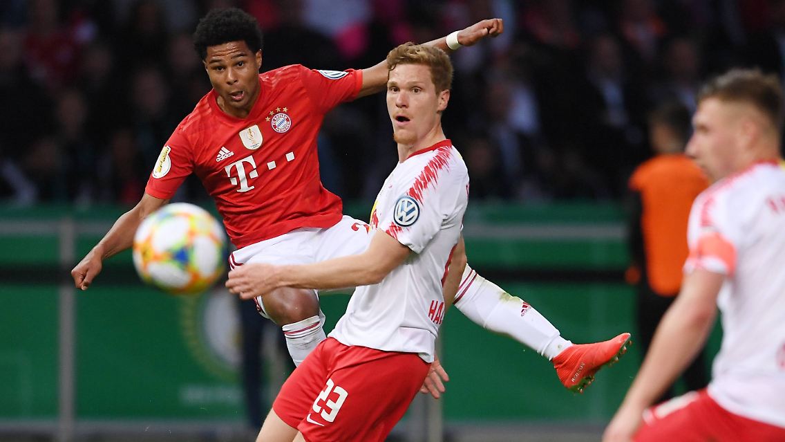Serge Gnabry (23): Für Hoeneß ist Serge Gnabry "die Überraschung der Saison" gewesen. In der kommenden Runde soll der Nationalspieler einen guten Teil des Münchner Offensivspiels schultern. Das zumindest ist der aktuelle Stand, denn die Alternativen zum dynamischen und torgefährlichen Gnabry sind rar.