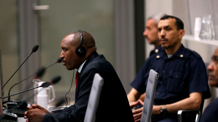 Ntaganda war für Kriegsverbrechen und Verbrechen gegen die Menschlichkeit in insgesamt 18 Fällen angeklagt.