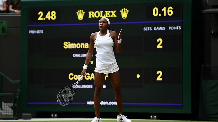 Im Achtelfinale war Schluss: Cori Gauff war nach drei begeisternden Auftritten auf dem "Heiligen Rasen" gegen Simona Halep chancenlos.