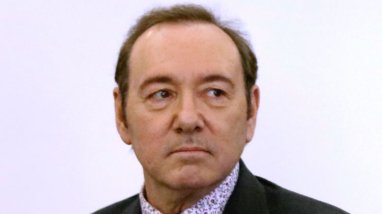 Er ist wieder da: Kevin Spacey postet erstmals wieder eine Weihnachtsbotschaft. 