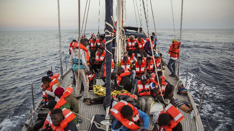 Seit Jahren streitet die EU um den Umgang mit geretteten Migranten.