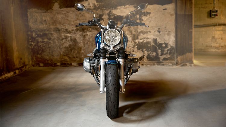 Angetrieben wird die R nineT /5, wie alle Modelle dieser Baureihe, vom luft-/ölgekühlten Zweizylinder-Boxermotor.