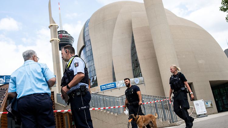 Deutschlands größte Moschee im Kölner Stadtteil Ehrenfeld wurde durchsucht.