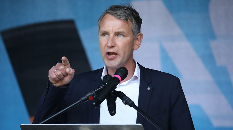 Dass die AfD "keine Björn-Höcke-Partei" werde, halten die Unterzeichner fest.