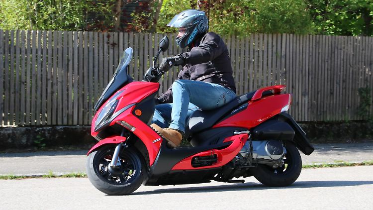 In drei Versionen wird der Kymco Dink 300i in Deutschland angeboten.