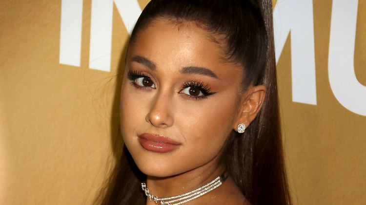 Ariana Grande trank viel Alkohol, als es ihr schlecht ging.