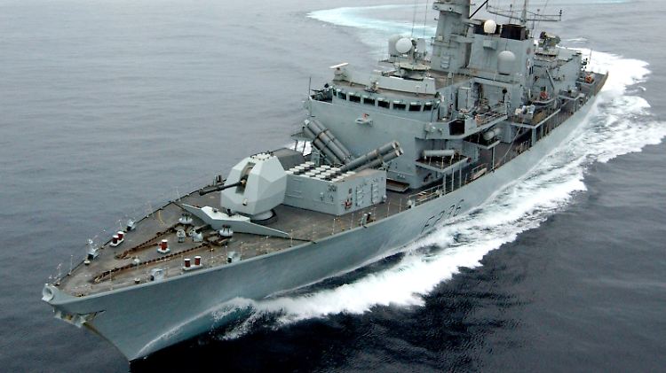 Die "Montrose" ist seit April auf einer britischen Marinebasis in Bahrain stationiert und eskortiert Handelsschiffe unter britischer Flagge durch die Seestraße von Hormus.