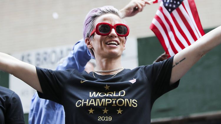 "Wir müssen mehr zuhören und weniger reden. Es ist unser aller Verantwortung, diese Welt ein Stück besser zu machen": US-Fußballstar Megan Rapinoe.