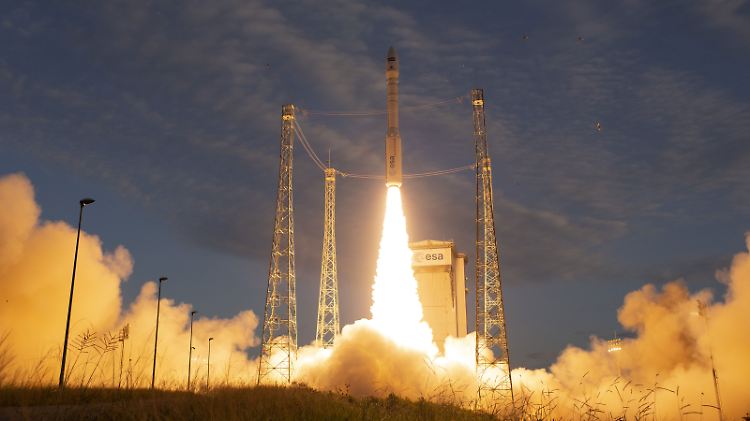 Eine Vega-Trägerrakete bei einem geglückten Start 2018. Nun ist eine Trägerrakete verunglückt.