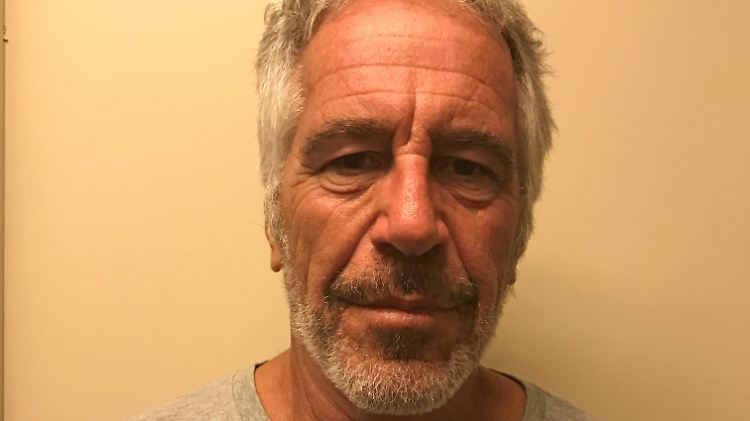 Epstein soll die missbrauchten Mädchen auch an Freunde und Geschäftspartner vermittelt haben.