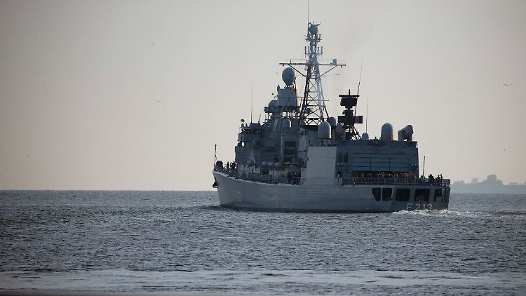 Die EU-Rettungsmission "Sophia" rettete von 2015 bis Anfang des Jahres fast 45.000 Schiffbrüchige aus dem Mittelmeer.