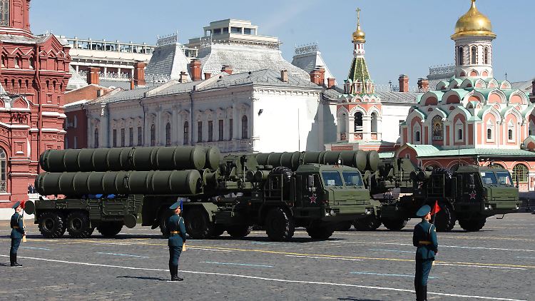 Das S-400 ist ein mobiles Abwehrsystem zur Bekämpfung von Kampfflugzeugen und Marschflugkörpern.