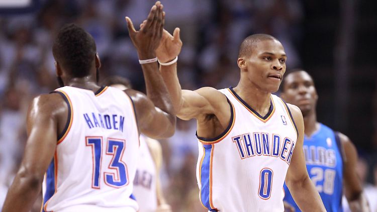 Wiedervereint: Russell Westbrook (r.) zieht's zu James Harden und den Houston Rockets.