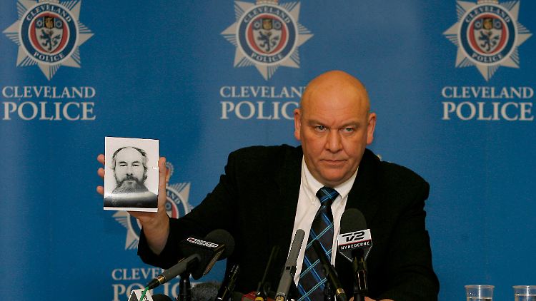 2007 ruft die Polizei in Middlesbrough, Nordengland, die Öffentlichkeit zur Mithilfe im Fall John Darwin auf.