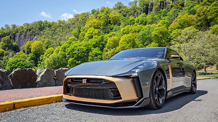 Italdesign und Nissan feiern zusammen den 50. Geburtstag des Tieffliegers.
