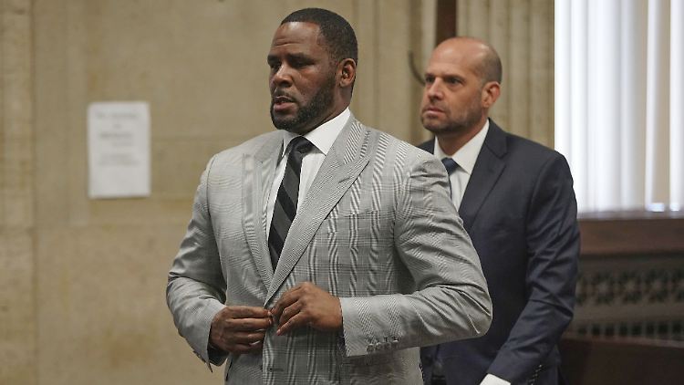 R. Kelly wird unter anderem Kinderpornografie vorgeworfen.