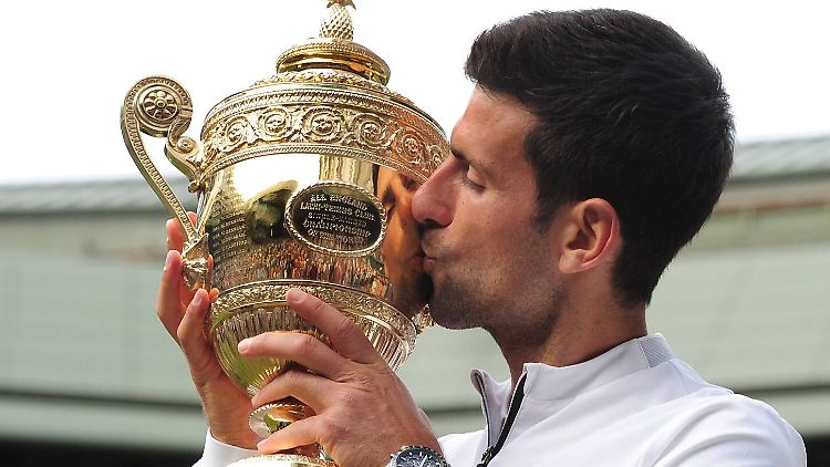 Gewinnt erneut in Wimbledon: Titelverteidiger Novak Djokovic bezwingt in einem unfassbaren Krimi Roger Federer.