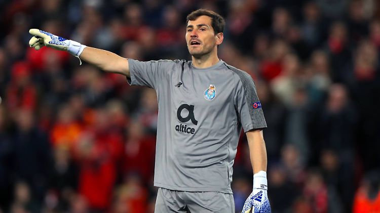 Iker Casillas verwundert mit Tweets.