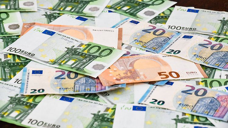 Der Verein wirft Steuern und Sozialabgaben in einen Topf.