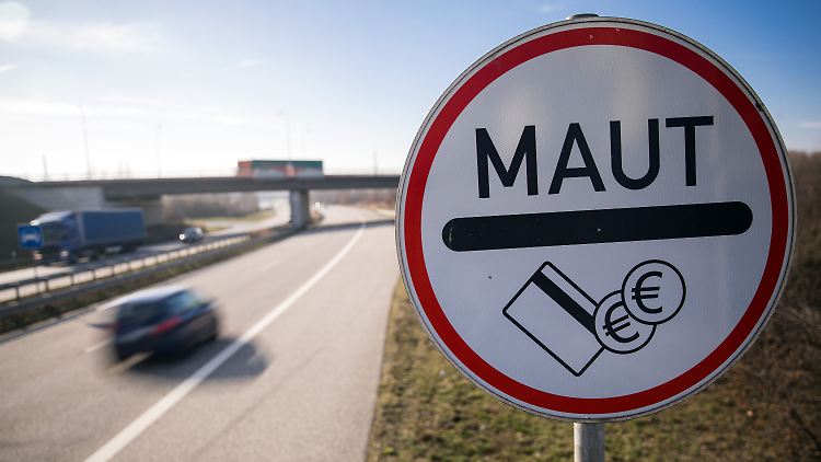 Da die Pkw-Maut nun nicht wie geplant kommt, fehlen Deutschland Einnahmen in Höhe von rund einer Milliarde Euro.