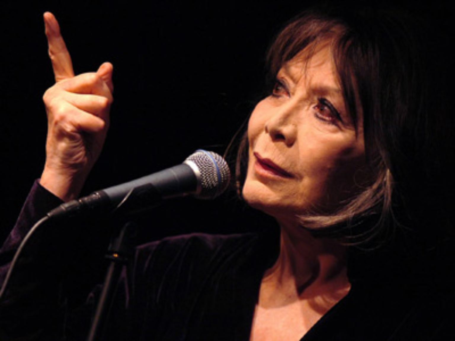 Sie war die letzte große Chansonnette Frankreichs, poetisch und dabei resolut, elegant und verspielt.