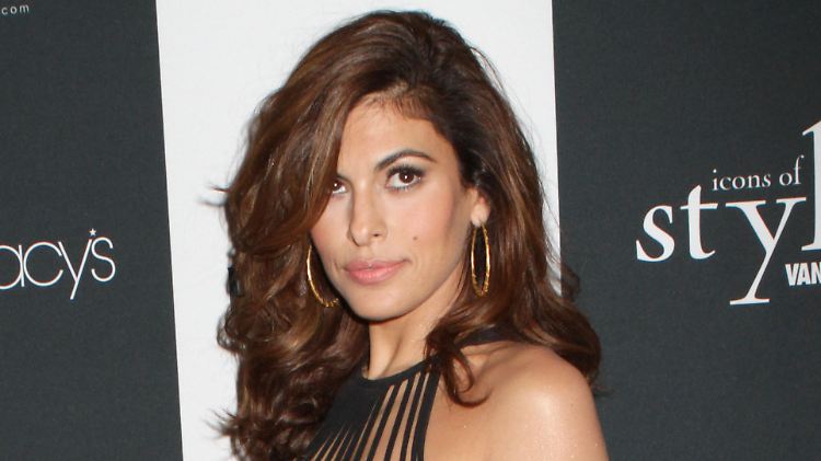 Eva Mendes tritt nicht mehr so häufig in die Öffentlichkeit. Nun meldet sie sich mit Humor zurück.