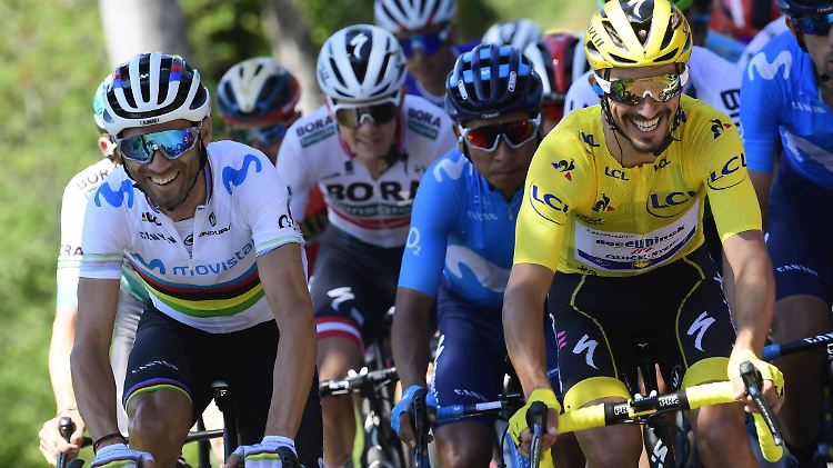 Julian Alaphilippe ist der prägende Fahrer der ersten zehn Etappen der diesjährigen Tour de France. Er geht als Gesamtführender in die schweren Bergetappen.