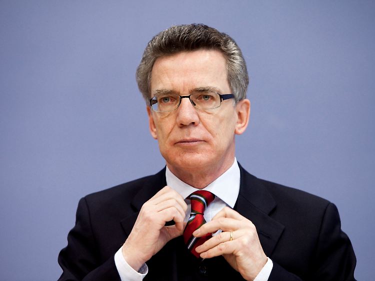 Innenminister Thomas de Maizière erwägt die Zusammenlegung von Bundespolizei und Bundeskriminalamt zu einer Behörde.