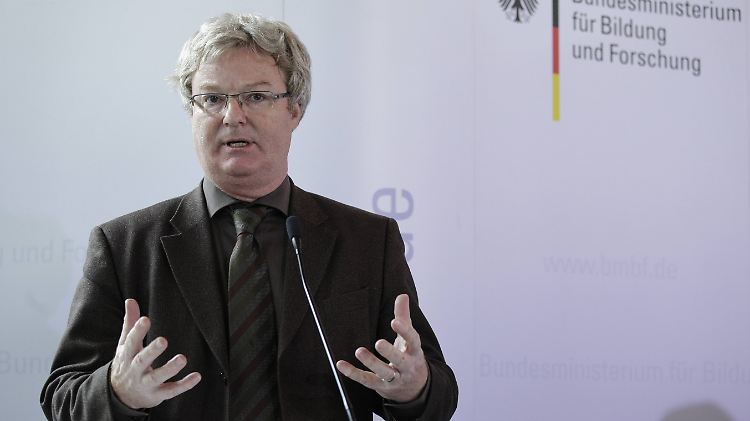 Peter Clever zieht Konsequenzen aus der Personalie Holsboer.