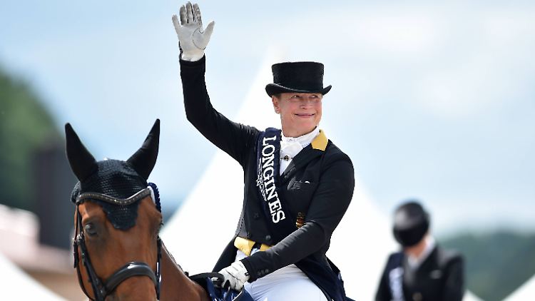 Der jüngste Erfolg in einer eindrucksvollen Laufbahn: Im Juni ritt Isabell Werth auf Emilio zum deutschen Meistertitel in der Dressur.