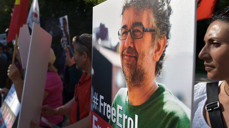 Erol Önderoglu wird freigesprochen.