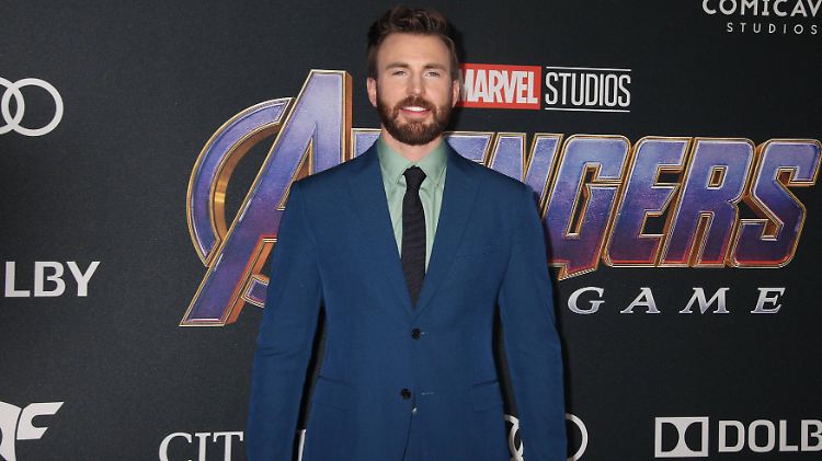 "Captain America"-Darsteller Chris Evans hat genug von den rassistischen Tweets des US-Präsidenten.